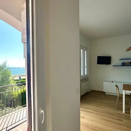 M408 - Marcelli, Comodo Trilocale A 200mt Dal Mare *